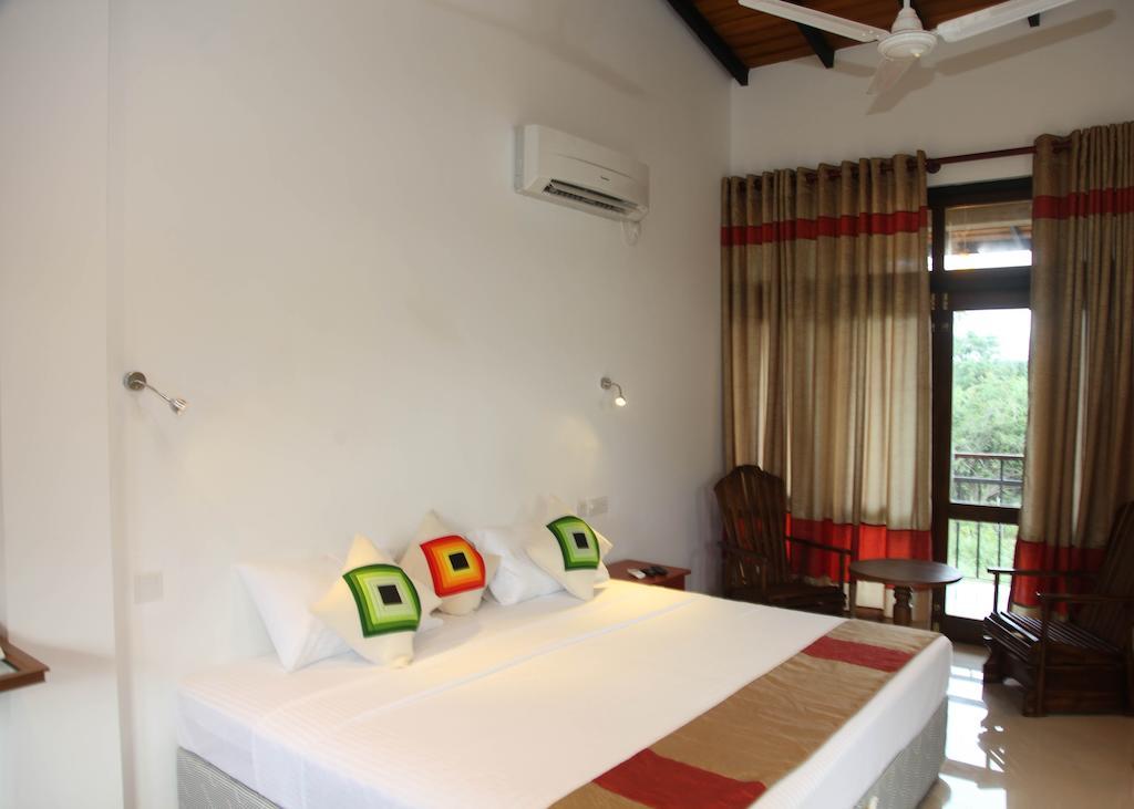 Magampura Eco Village Tissamaharama Habitación foto